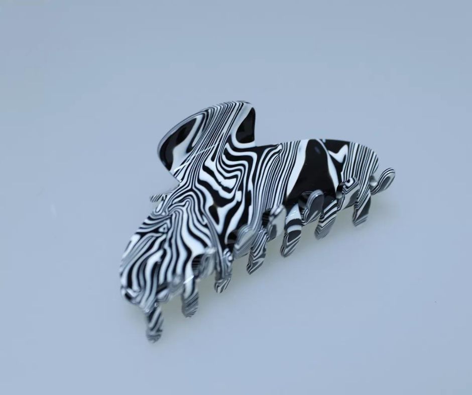 Black moon shape claw clip